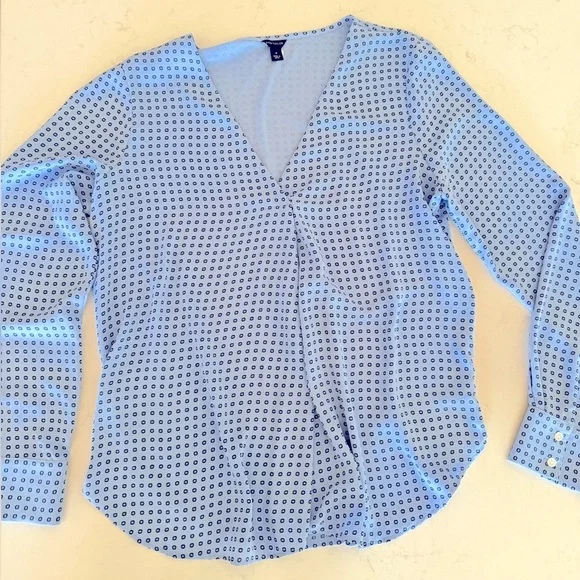 Ann Taylor Light Blue Geometric V-Neck Blouse - Picture 4 of 6